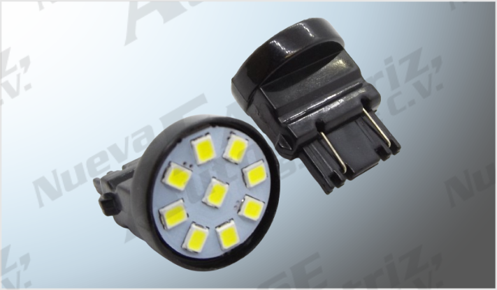 FOCO 3157 9 HIPERLEDS CLAROS PLANO CON ESTROBO 12 Volts CHINA /100