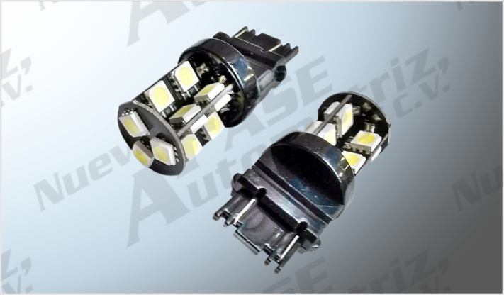 FOCO 3157 "PROJECK" TIPO MAZORCA 19 LEDS CLAROS (5050) CANBUS C/ESTROBO CHINA /100
