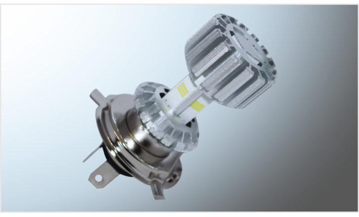 FOCO P/MOTO H-4 4 COBS CLARO ALTA Y BAJA 20 Watts ALUMINIO 6000K 2000Lm 8-80V CHNA/10