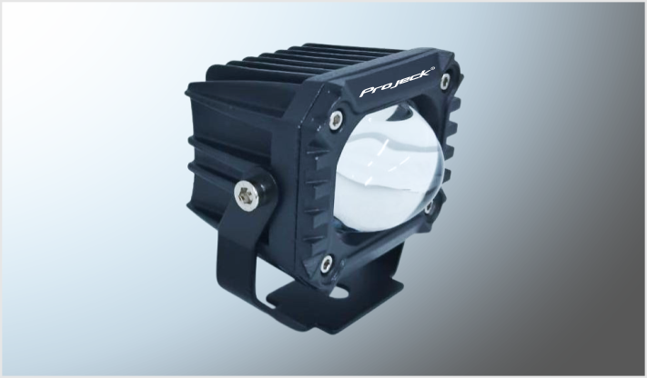 PROJECK CUAD. LED 3570 C/LUPA CLARO- AMBAR ALTA-BAJA-ESTRO 20W1500Lm 12- 24V/50