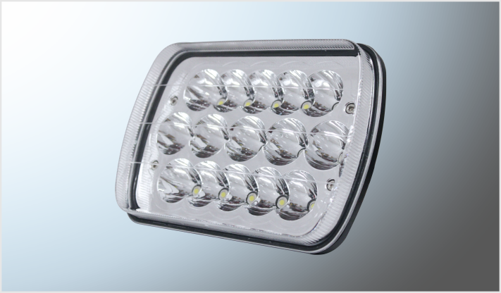 FARO UNIDAD 6054 15 HYPERLEDS 45 Watts CLARO 7" 9-32 Volts CROMADA ALTA-BAJA CHINA /10 UNIDAD IZQ. 4 LEDS CLAROS KENWORTH T600 Y T800 AMBAR-CLARO 10-