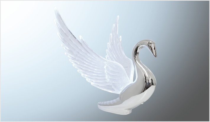CISNE DE PLASTICO CROMADO CON ALAS TRANSPARENTES LUZ MULTICOLOR NACIONAL /