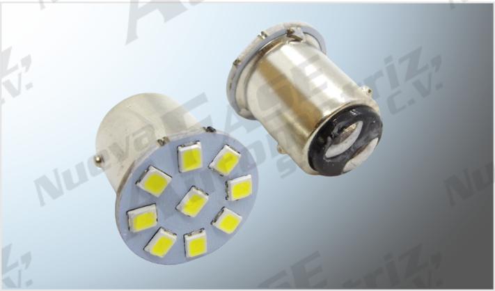 FOCO 1034 9 HIPERLEDS CLAROS PLANO CON ESTROBO 12 Volts CHINA /100