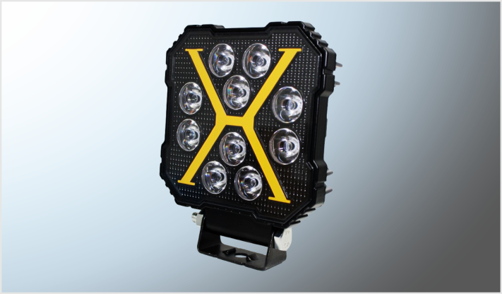 FARO CUADRADO "PROJECK" 10 LEDS CLAROS FIJO Y CUARTO AMBAR ROTATIVO- ESTROBO (10.5 cms ) 12-60 Volts FONDO NEGRO/50